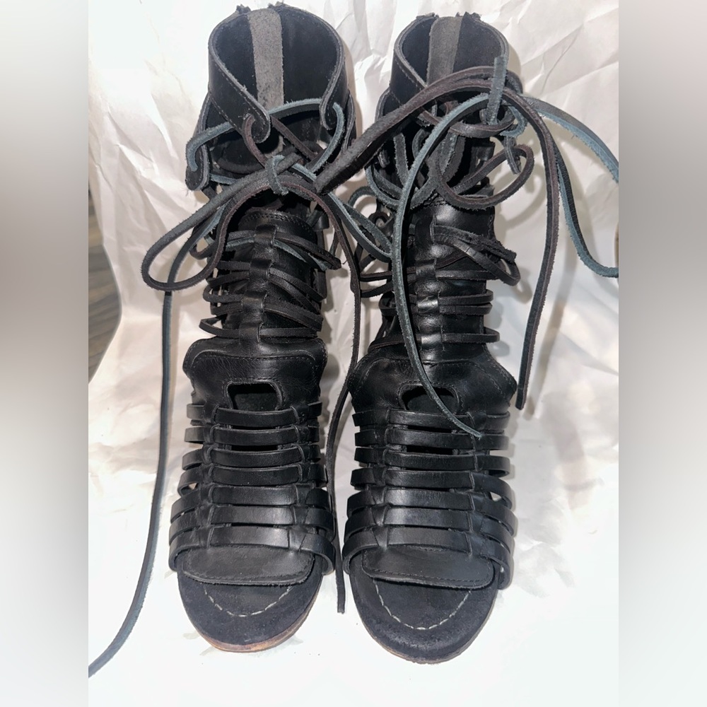 freebird by Steven size 7.5 women’s black leather gladiator sandals boots